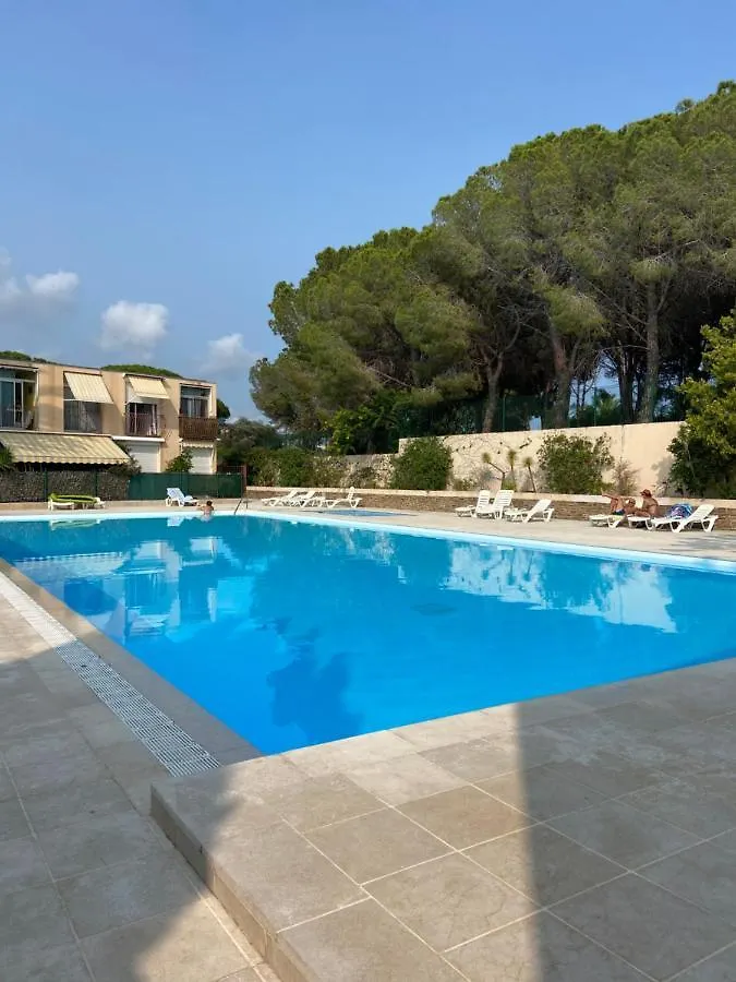 Cotepiscine contacts